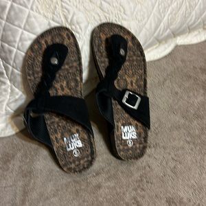 Mukluks sandal never worn